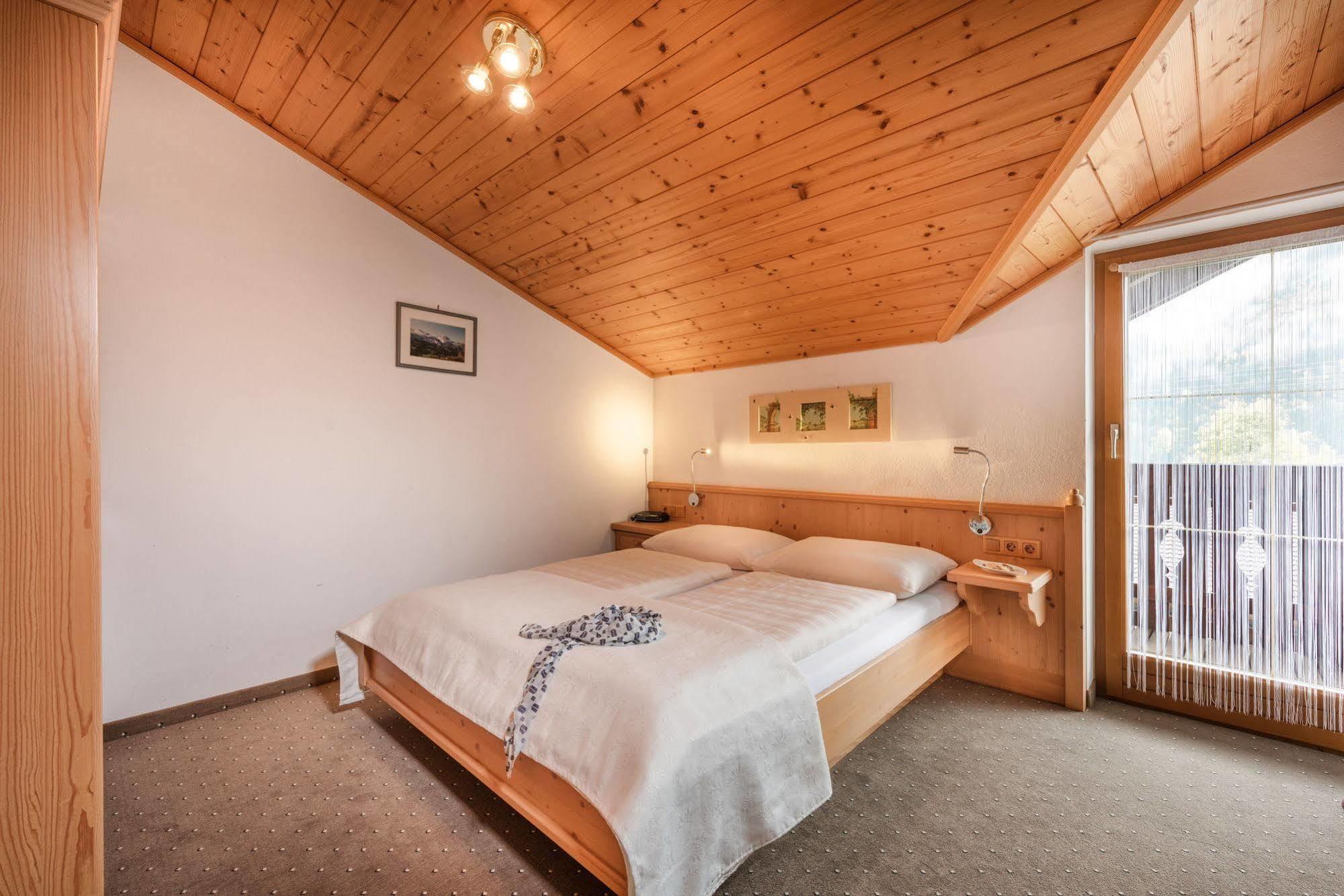 Gaestehaus Gratz - Inklusive Eintritt In Die Alpentherme Dorfgastein Extérieur photo